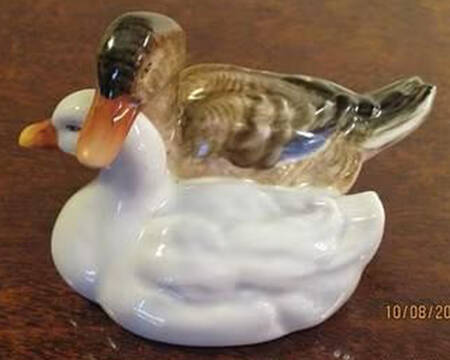 Ducks Pair Of Ducks-Natural - No Box