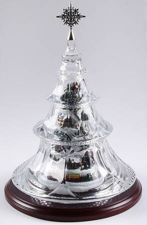 Thomas Kinkade Holiday Reflections by Hawthorne Village