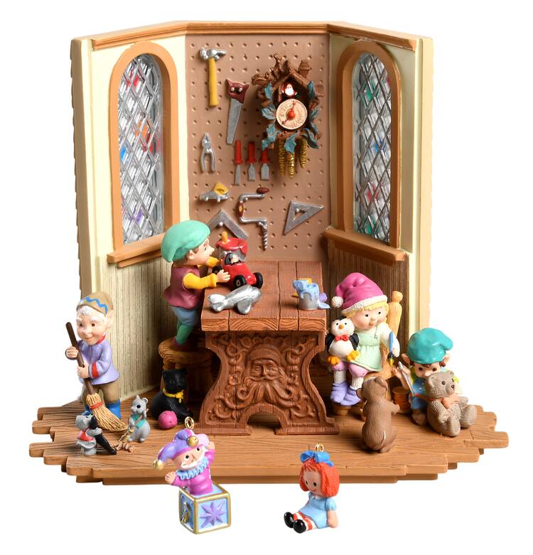 Keepsake Signature Collection Santa's Toy Shop - Boxed