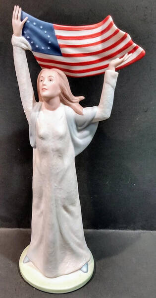 Ispanky Figurines Lady Liberty-Lady Standing With Us Flag - No Box