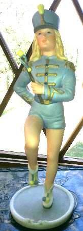 Ispanky Figurines On Parade - No Box