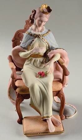 Ispanky Figurines Queen Of Spring - No Box