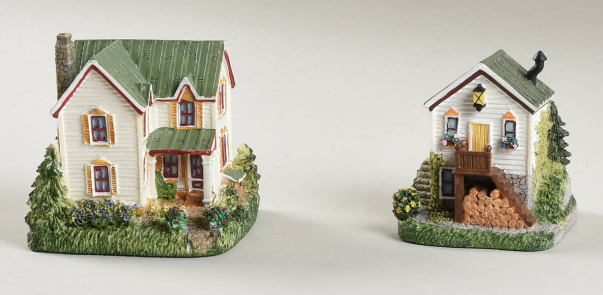 Liberty Falls Henshaw House & Mother-In-Law Cottage - Boxed
