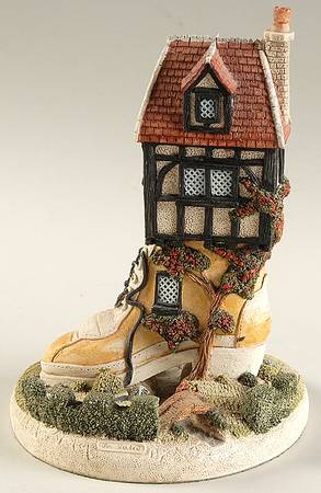 Shoemakers Dream River Shoe Cottage - Boxed