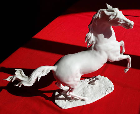 Horses Comet (White Bisque) - Boxed