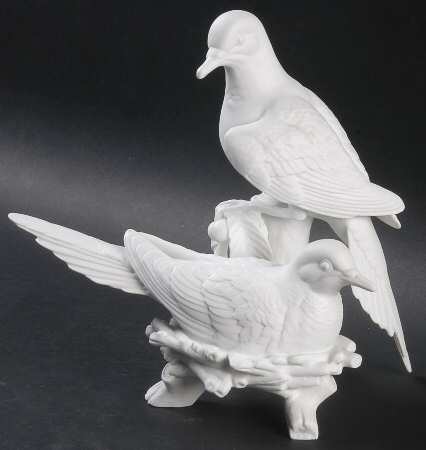 Birds Pigeon Group (White Bisque) - Boxed