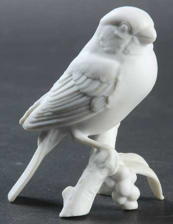 Birds Bullfinch (White Bisque) - With Box