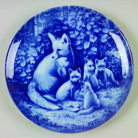Mother's Day Plate Foxes And Young - Boxed