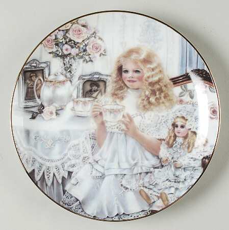 Heirlooms & Lace Victoria - Boxed