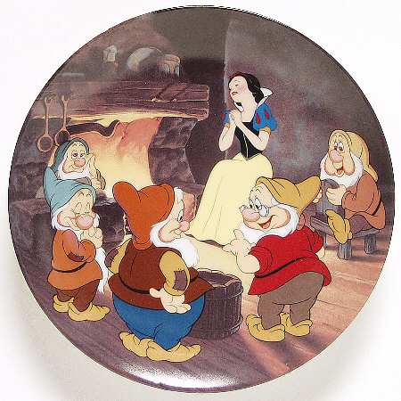 Snow White & The Seven Dwarfs Fireside Love Story - Boxed