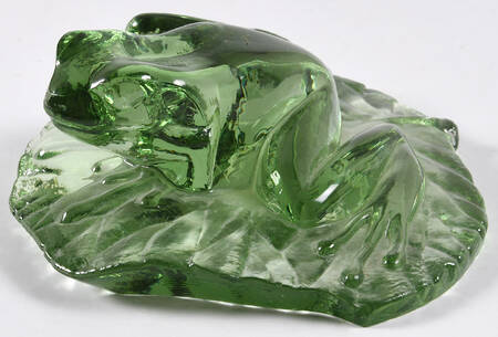 Kosta Boda Figurines World Wildlife Fund Green Frog - Boxed
