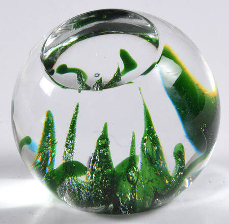 Kosta Boda Figurines Seaweed Paperweight-Green,Bubbles - No Box