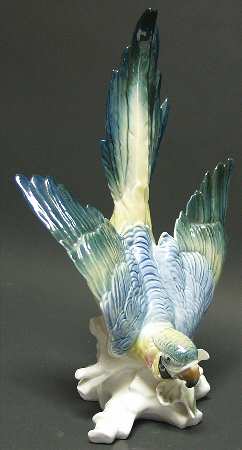 Karl Ens Figurine Parrot-Head Down - No Box