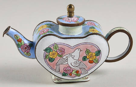Enamel Teapots 2 Doves In A Heart - No Box