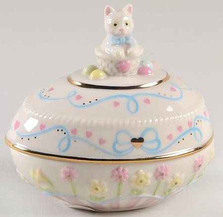 Annual Easter Egg Box Charming Kitty - Boxed