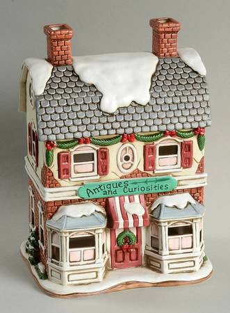 Colonial Village Winslows Curios- Antiques And Curiousiti - With Box