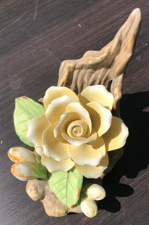 Lefton Figurines Yellow Rose - Nb472, No Box