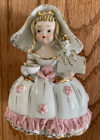 Lefton Figurines Little Miss Muffet - No Box