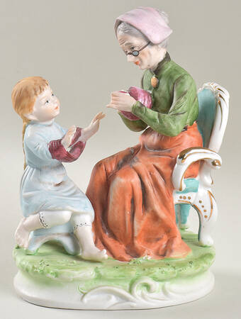 Lefton Figurines Older Lady With Kid - No Box 524