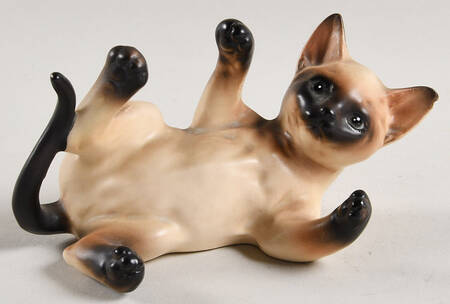 Lefton Figurines Siamese Cat Laying - No Box