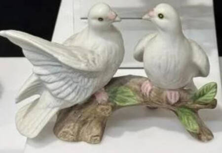 Lefton Figurines Two Doves On A Branch - Boxed