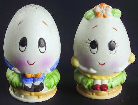 Lefton Figurines Egg Shaped Salt & Pepper Set - No Box