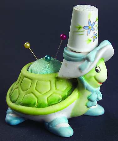 Lefton Figurines Turtle W/ Thimble - Boxed