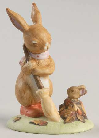 Lefton Figurines Rabbit Sweeping Leaves - With Box Bx349