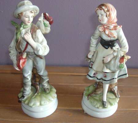 Lefton Figurines Provincial Couple-Hikers - Bx361 With Box