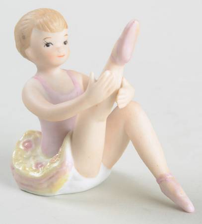Lefton Figurines Ballerina - With Box Bx389