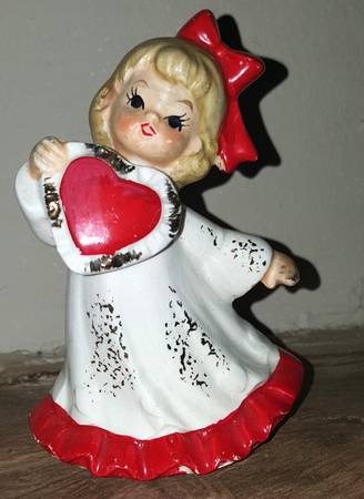 Lefton Figurines Girl W/ Red Heart - No Box