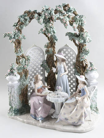 Young Women Tea In The Garden - Boxed