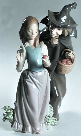 Fairy Tales and Nursery Rhymes Snow White With Apple - Boxed