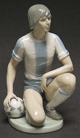 Sports Special Soccer Player-Male-Kneeling - Boxed