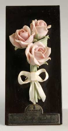 Floral Sculptures Three Pink Roses On Base - Boxed