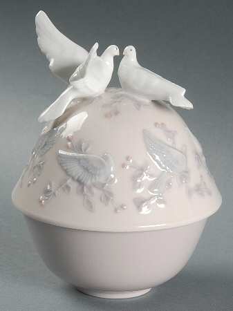 Lladro Boxes The Kiss - Boxed