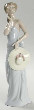 Young Women Coquette - Boxed