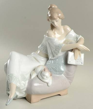 Young Women Reading Companion - Boxed