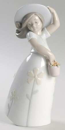 Children with Flowers Little Daisy - No Box