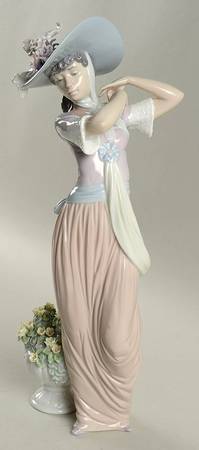 Elegant Ladies Paris In Bloom - Boxed