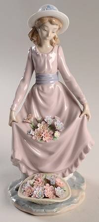 Children with Flowers Flower Curtsey - Boxed