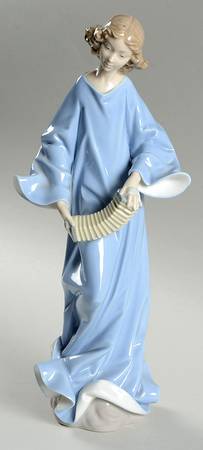 Angels and Cherubs Angel With Accordion - No Box