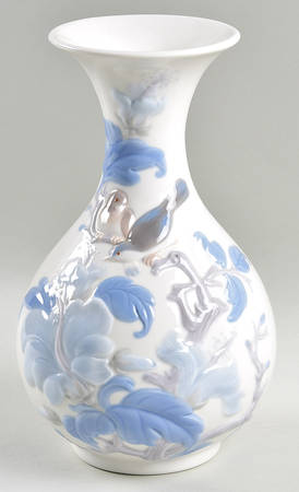 Lladro, Lladro Vases & Urns | Replacements, Ltd.