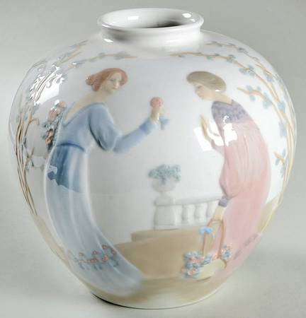 Lladro Vases & Urns Grecian Court Vase - Boxed