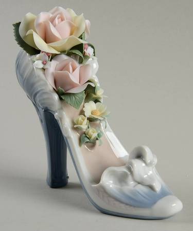 Floral Sculptures Stepping Into Spring - Boxed
