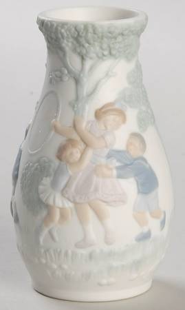 Lladro Vases & Urns Vase-Decorated - No Box