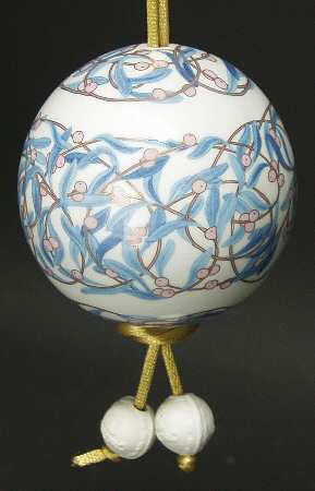 Lladro Christmas Ornament-Figural Under The Mistletoe Ball - No Box