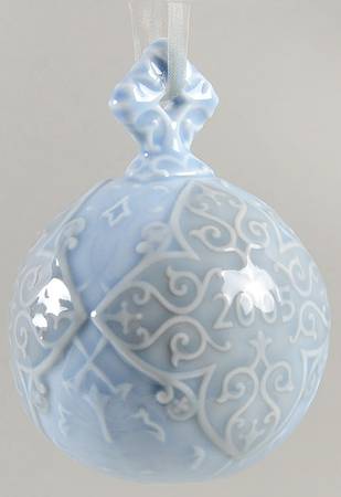 Annual Ball Ornament 2005-Cantata L8184 Gloss - Boxed