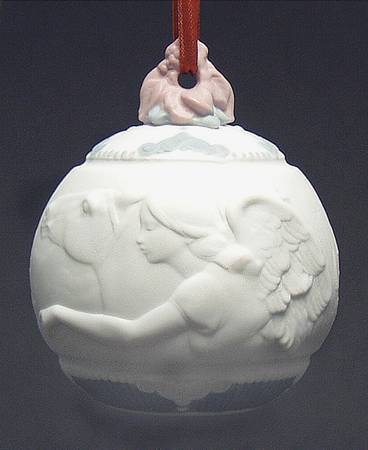 Annual Ball Ornament 2002-L6722m - Boxed