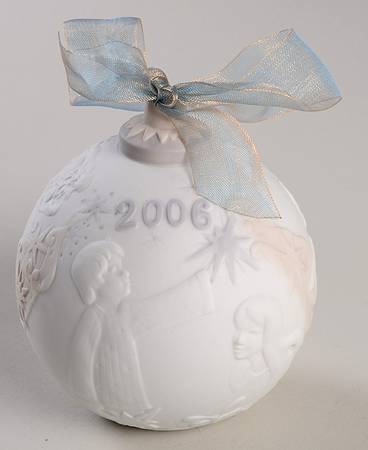 Annual Ball Ornament 2006-L8221m - Boxed